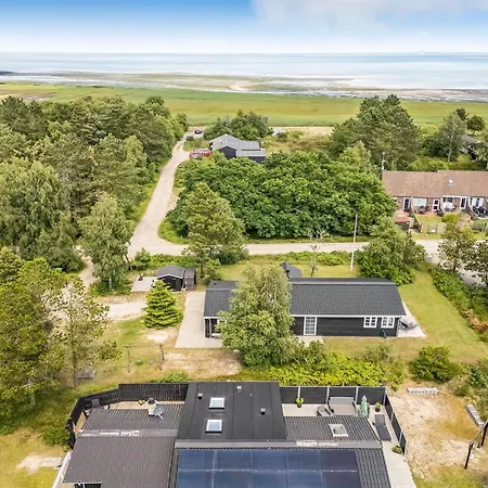 Semesterbostad Riekje - 2-3km From The Sea By Interhome *