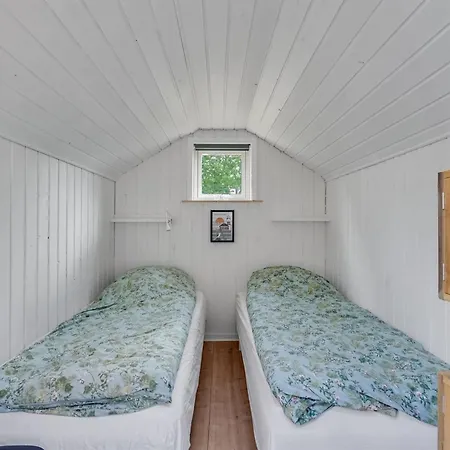 Riekje - 2-3km From The Sea By Interhome