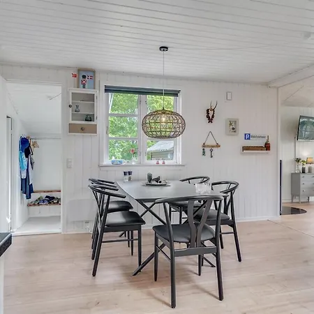 Feriehus Riekje - 2-3km From The Sea By Interhome *
