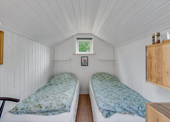 Riekje - 2-3km From The Sea By Interhome